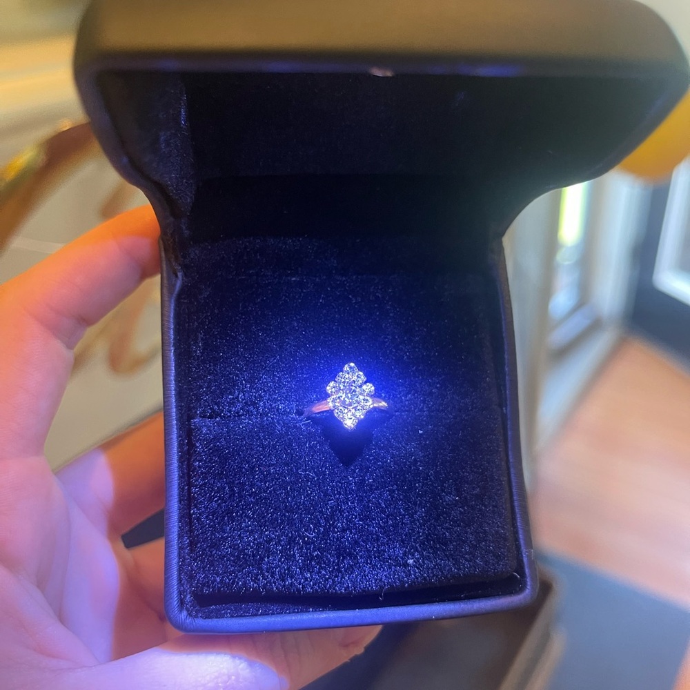 Diamond Ring - Picture 7 of 9